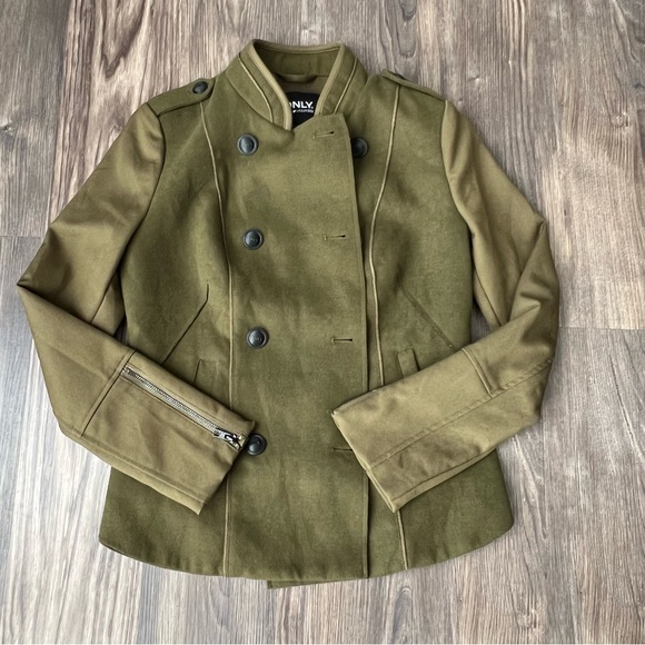 Only Love Urbanized Green Military Utility Style Jacket - Picture 2 of 16